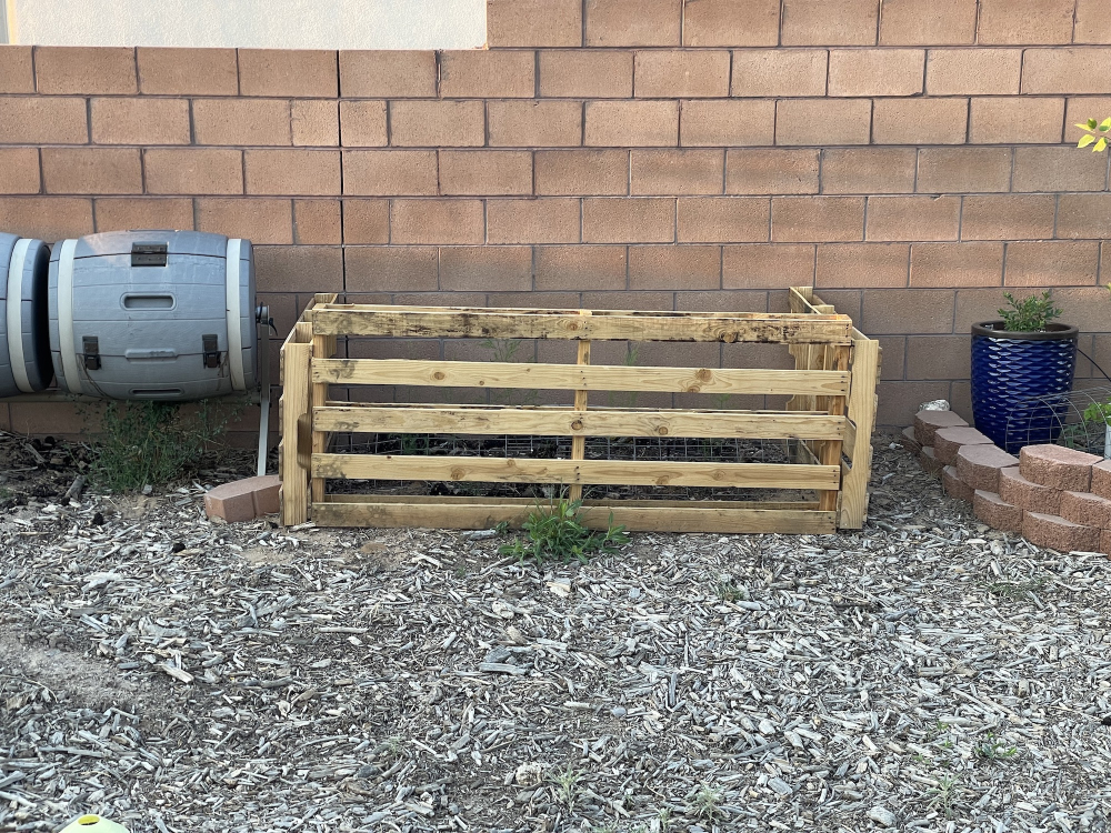 Asparagus cage made of pallets